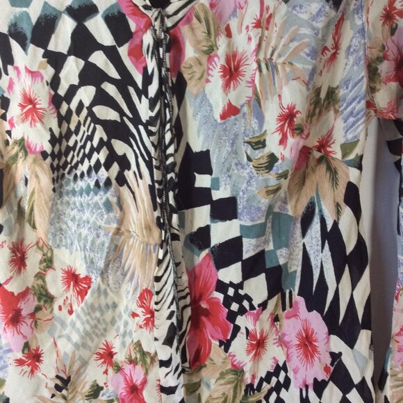 Nostalgia II Colorful Pull Over Blouse Size 2X - Picture 4 of 7